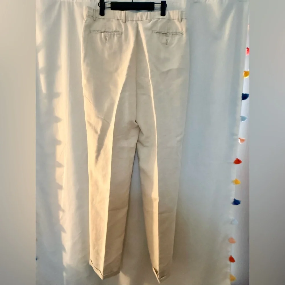 Roundtree & Yorke Men's Light Tan Chinos